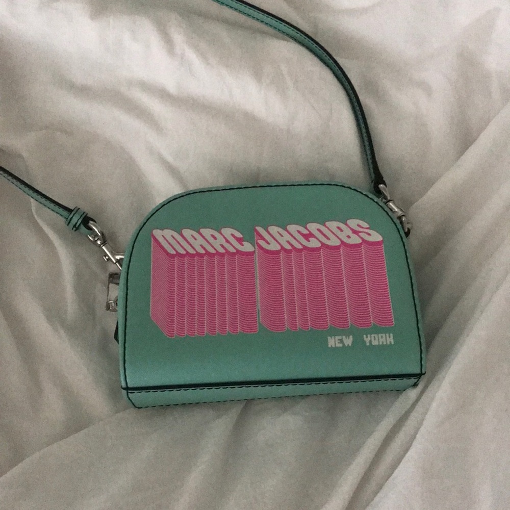 LIKE NEW - Very cute mint authentic Marc Jacobs purse.